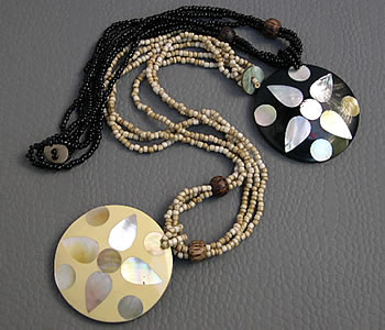 BEADS AND RESIN NECKLACE