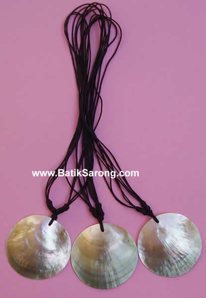 Round Mother of Pearl Shell Necklace MOP Shell Necklace from Bali Indonesia