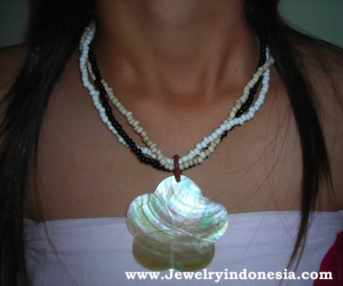 BALI SHELL NECKLACES WHOLESALE