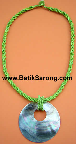 BEADED NECKLACE WITH PEARL SHELL PENDANT