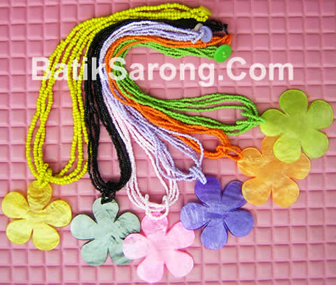 Beads Necklace with Colored Chapis Shell Beads Necklace Made in Indonesia