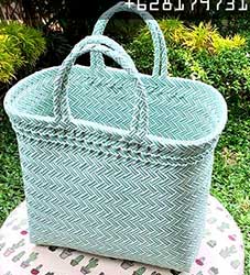 https://www.batiksarong.com/kago-bags-indonesia-woven-plastic-bags.html