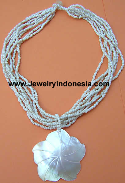 Beads Necklace with Pearl Shell