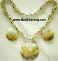 Round Pearl Shells Necklace