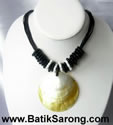 SHELL NECKLACES COSTUME JEWELRY FASHION ACCESSORY