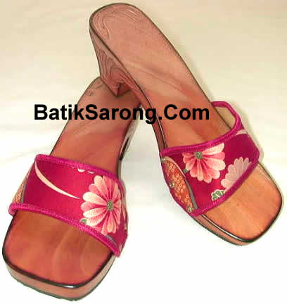 Beaded Sandals Beaded Slippers Made in Indonesia Fashion Accessory Company Handmade footwear Cheap Good Quality Slipper Sandal with Beads & Sea Shells BALI SANDAL Sea Shells Footwear made in Indonesia Indonesian footwear